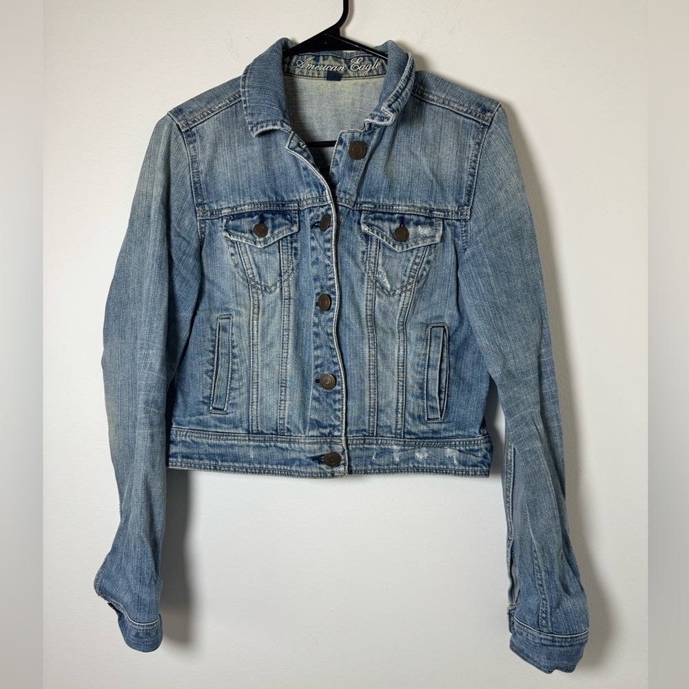 American Eagle Cropped Denim Jacket Light Wash Fitted Size M